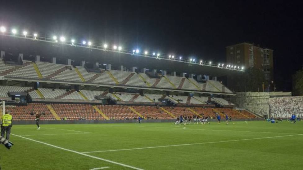 El Sporting juega en el Estadio de Vallecas