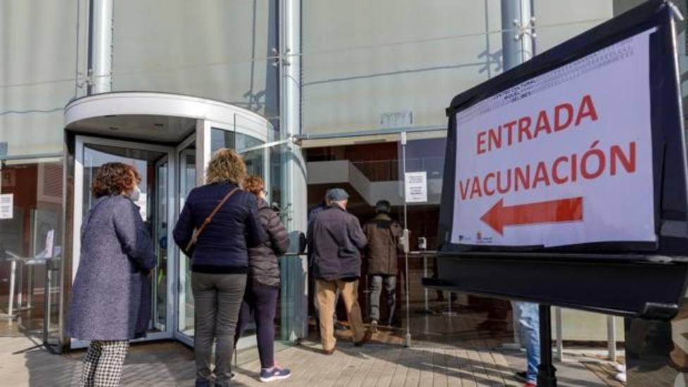 Sanidad da un empujón para inmunizar a los mayores de 70 en Valladolid