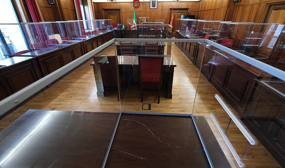 Granada.- Tribunales.- Constituyen este lunes el jurado para un juicio por asesinato por una deuda de cinco euros