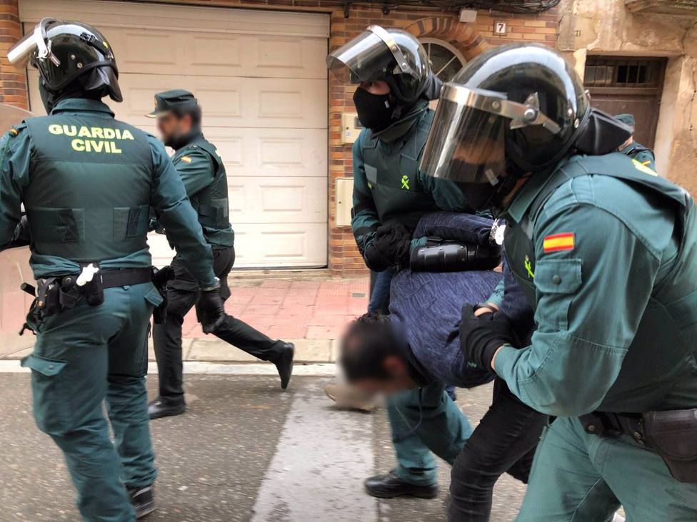Detenido un peligroso delincuente, violento y maltratador, atrincherado en una vivienda de Alberite (La Rioja)