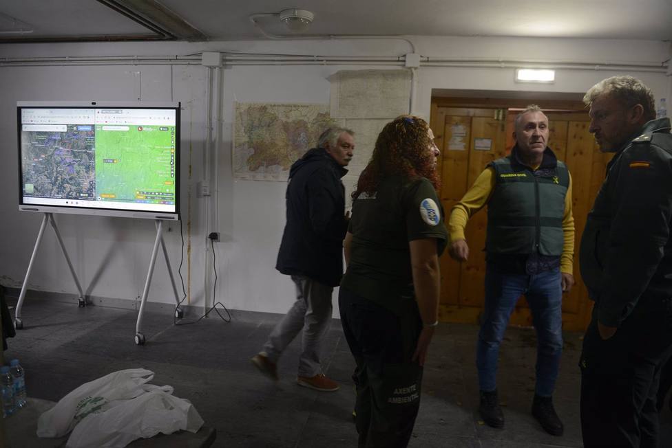 Se retoma la búsqueda por tierra de la avioneta anti incendios desaparecida entre Galicia y Castilla y León