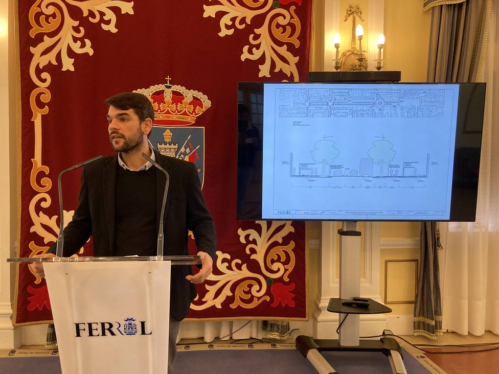 Julián Reina durante la presentación del proyecto de la carretera de Castilla - FOTO: Concello de Ferrol