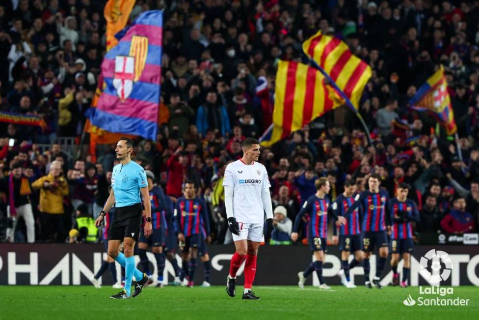 El FC Barcelona golea al Sevilla y toma 8 puntos de ventaja al Real Madrid (3-0)