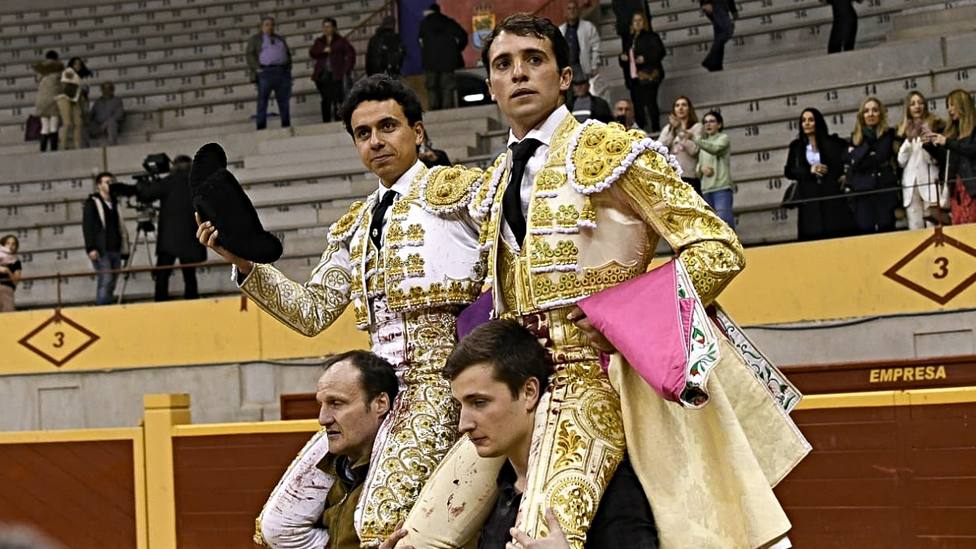 Juan de Castilla y Rafael Serna, a hombros este domingo en Moralzarzal (Madrid)