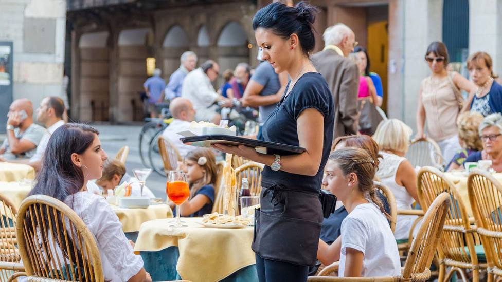 Una camarera de Girona escribe a su jefe para saber su turno y esta es la respuesta que recibe
