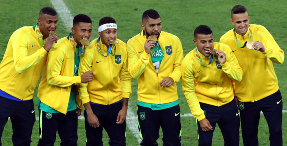 La selección brasileña, con la medalla de oro (Reuters)