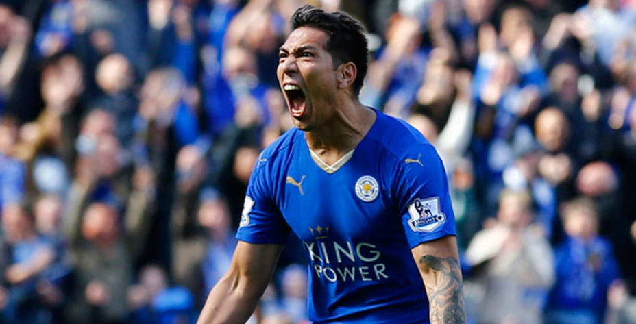 Ulloa evita la derrota del Leicester (FOTO - Reuters)