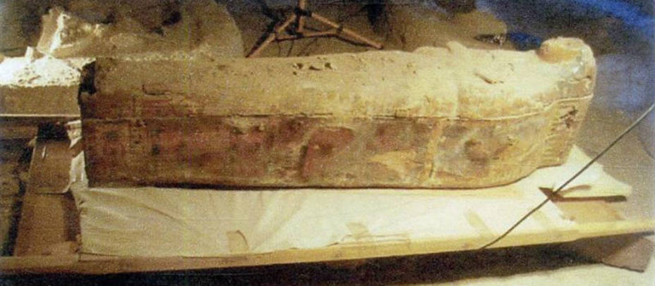 El sarcófago y la momia de una cantora del dios Amón.EFE