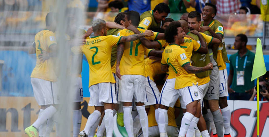 Brasil se adelantó en el marcador a la salida de un córner. REUTERS