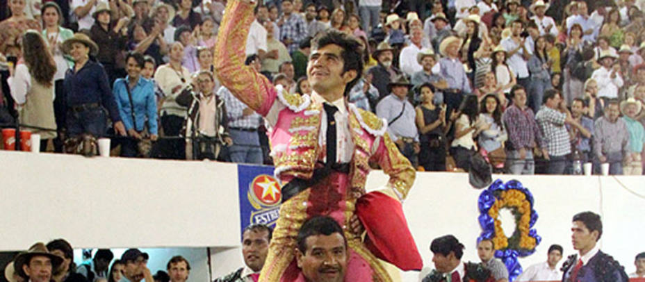 Joselito Adame en su salida a hombros en Autlán de la Grana (Méx). E.M.