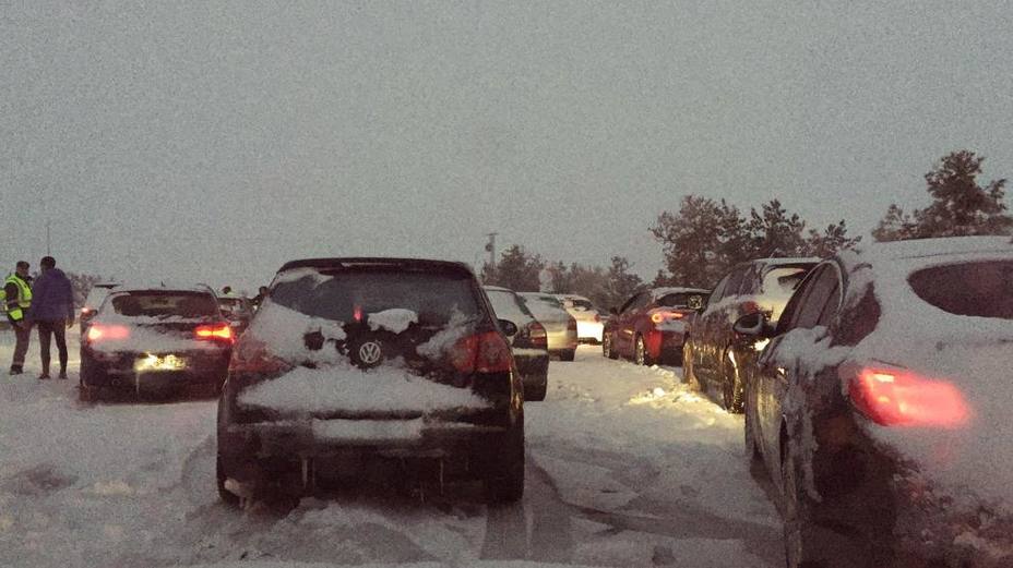 Más de 80 carreteras afectadas en todo el país por el temporal de nieve