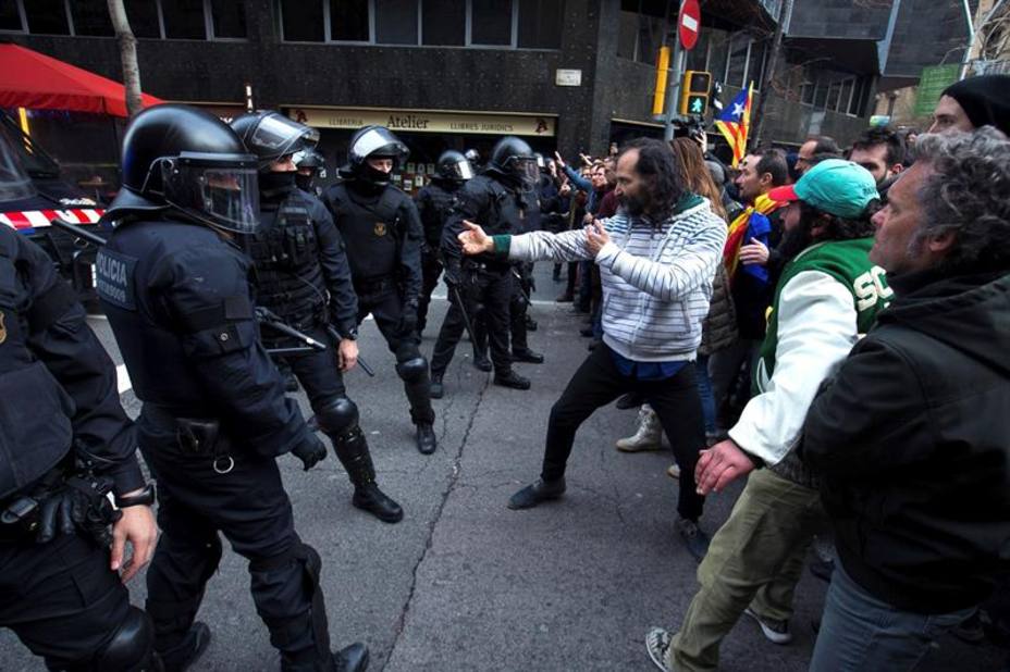 Puigdemont, tras ser detenido: Ahora no tiene que haber violencia