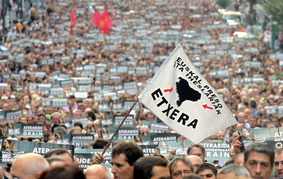 Manifestación en las calles del País Vasco pidiendo el acercamiento de presos.