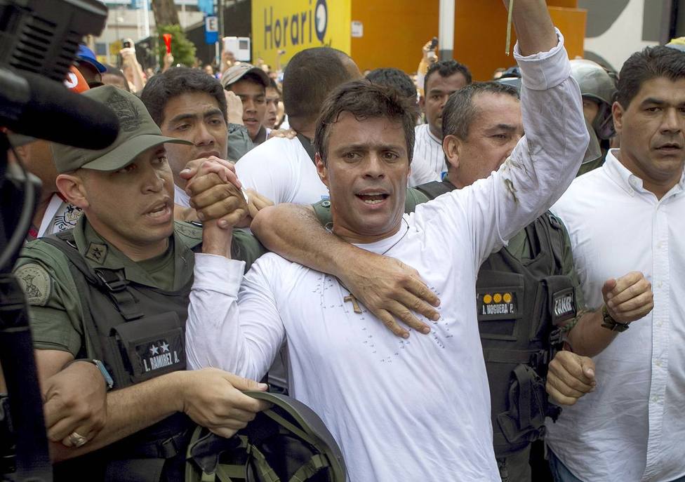 Liberado el opositor venezolano Leopoldo López por militares fieles a Guaidó