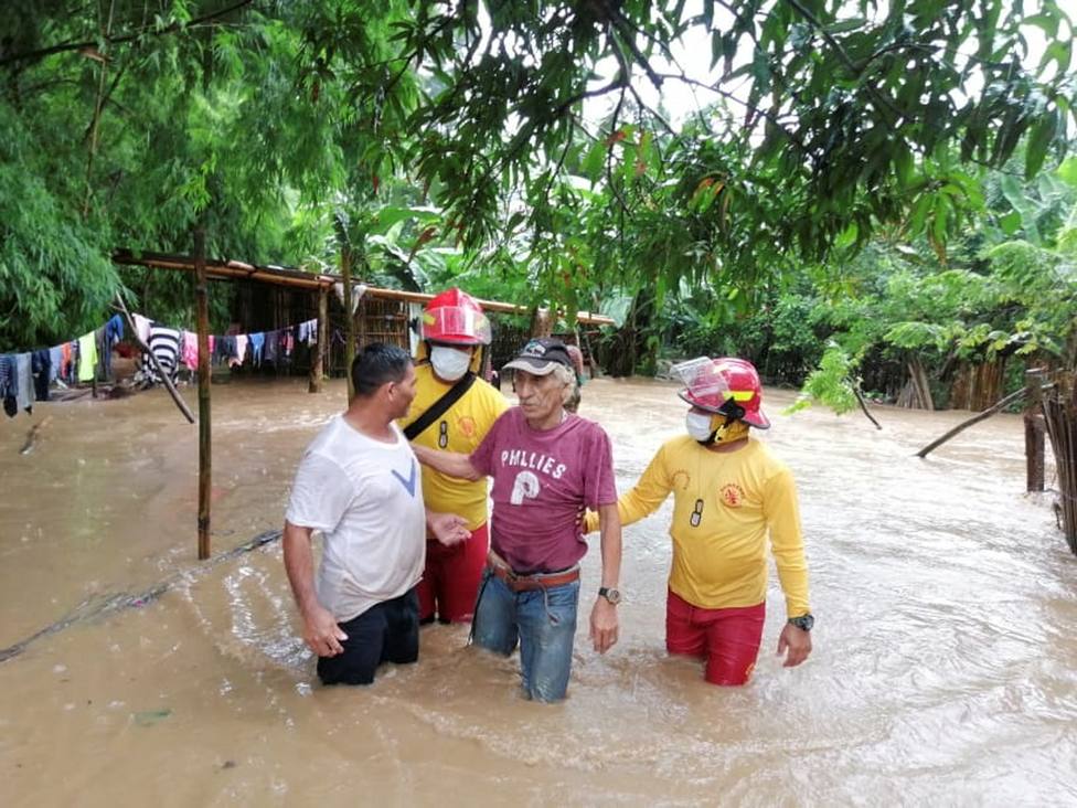 Labores de rescate por el huracán Eta a su paso por Honduras