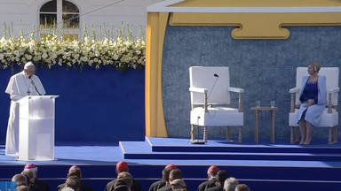 El Papa empieza el día en Eslovaquia y invita al país a ser un mensaje de paz en el corazón de Europa