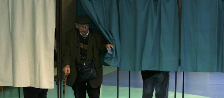 Los franceses votan desde primera hora de la mañana. REUTERS/Pascal Rossignol
