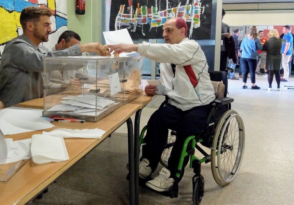 Más de 100.000 personas con discapacidad volverán a votar este domingo tras hacerlo por primera vez en abril