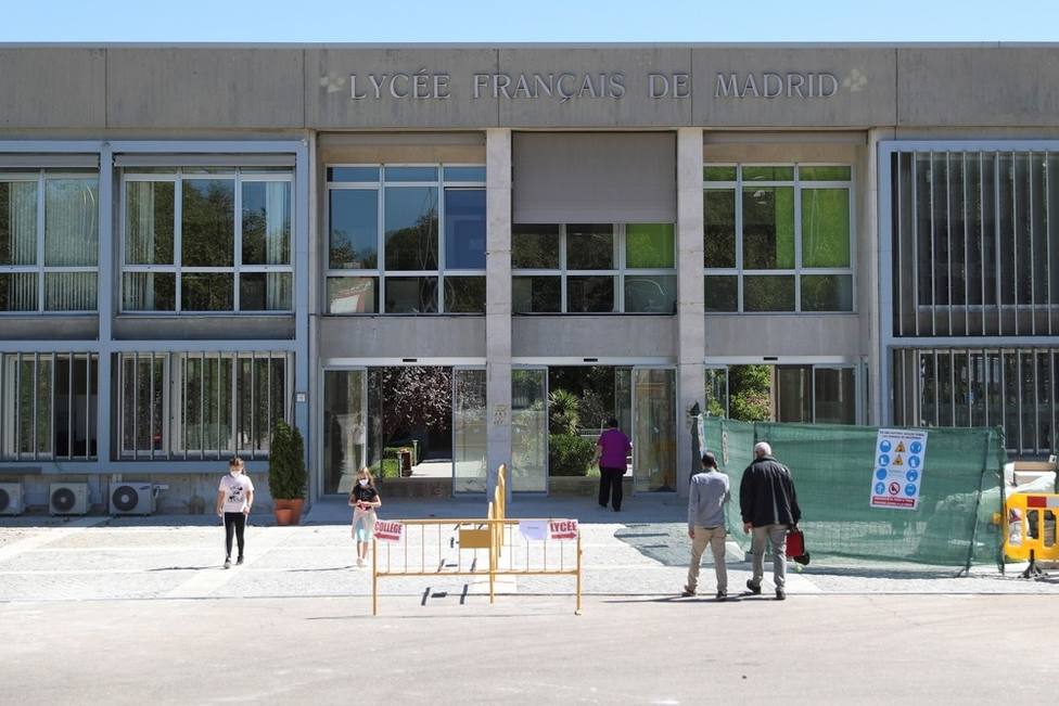 El Liceo Francés levanta la cuarentena al aula por un caso sospechoso tras confirmar que no era positivo