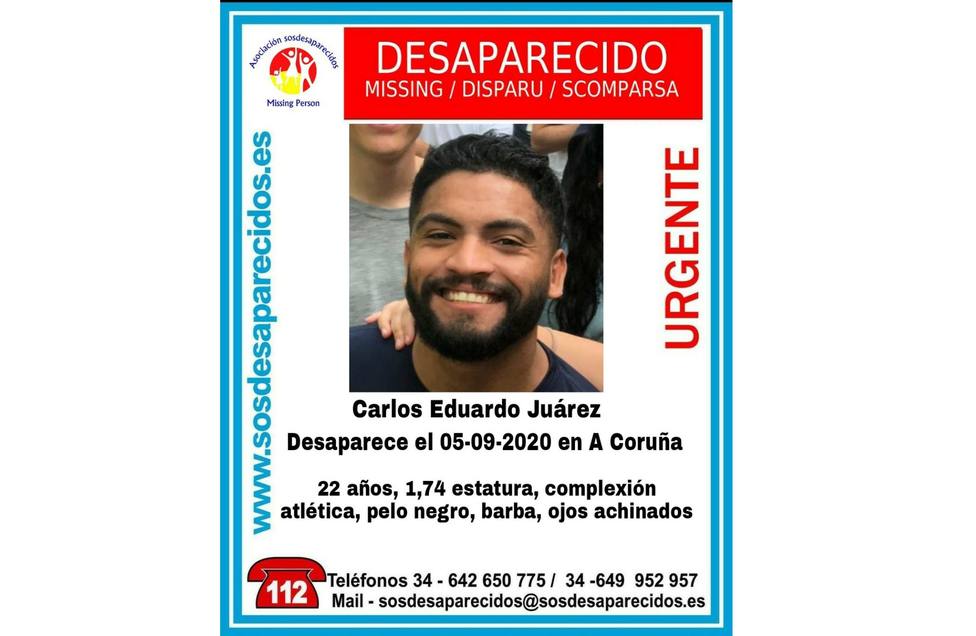 Cartel con la desaparición de Carlos Eduardo Juárez - FOTO: SOS Desaparecidos