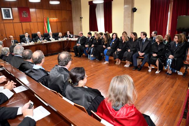 La Junta premia con la bandera de Andalucía el compromiso y el talento al  servicio de Jaén