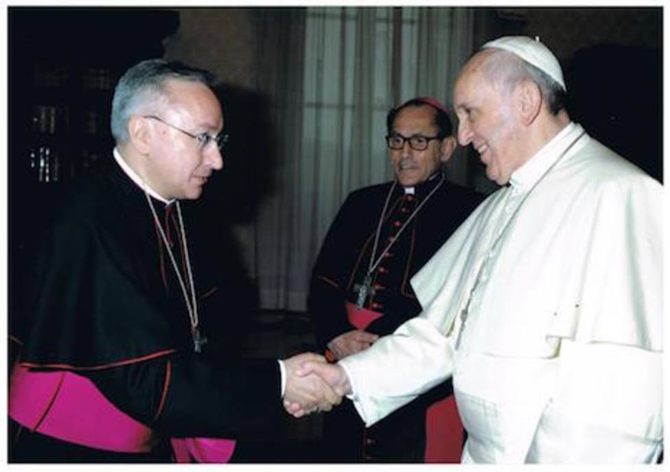 Monseñor Rico Pavés: No es posible ser católico sin la adhesión cordial y efectiva al Papa