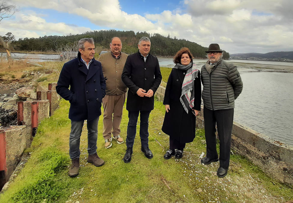 María Rivas visitó las marismas de Mera, en Ortigueira. FOTO: Subdelegación del Gobierno