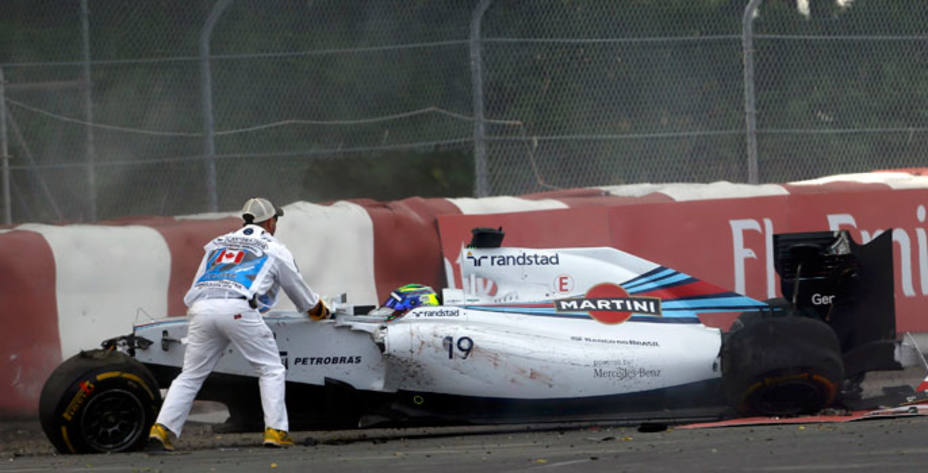 Massa, tras su accidente en la última curva. REUTERS