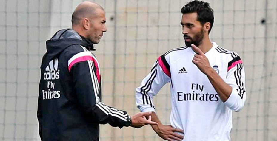 Zidane fue la pasada temporada el segundo entrenador del Real Madrid. Foto: aarbeloa17