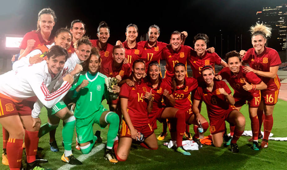La selección española de fútbol femenino, tras derrotar a Israel. (@SeFutbol)