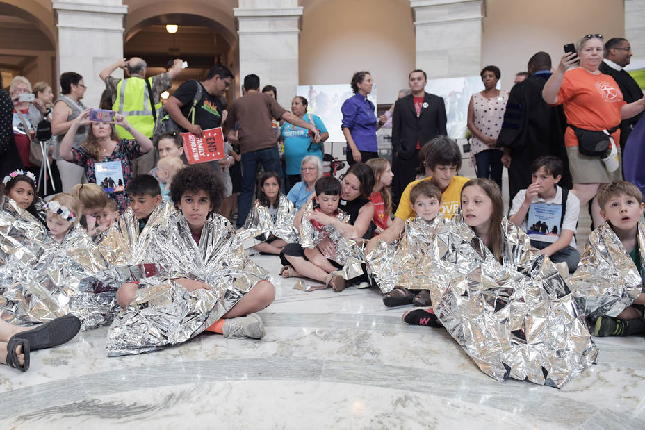 Varios niños piden ante el Senado de EE.UU. acabar con las separaciones de familias
