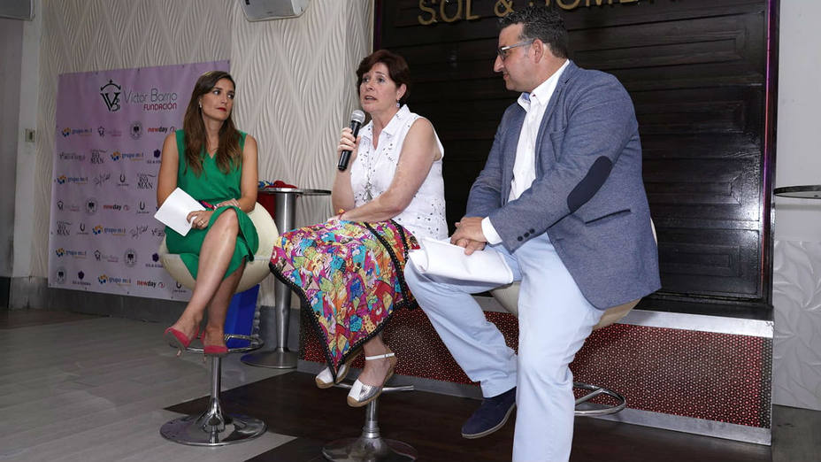 Raquel Sanz, Esther Hernanz y Sergio Miguel durante la presentación de la Fundación Víctor Barrio