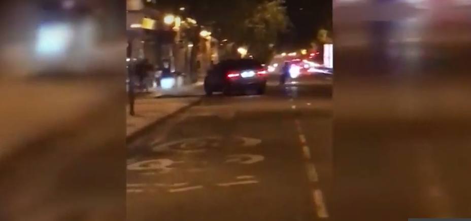 El angustioso vídeo en el que un hombre intenta atropellar a un peatón en pleno centro de Madrid