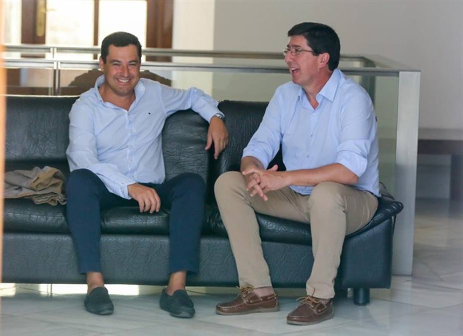 PP y Cs afrontan con prudente optimismo su primera reunión para formar Gobierno en Andalucía