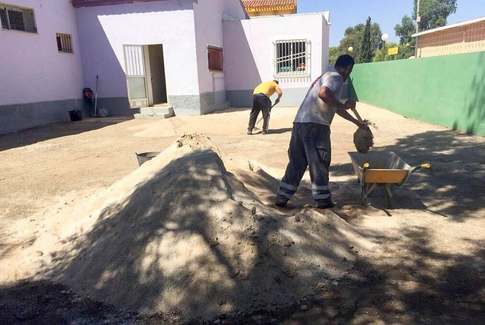 Ochenta mil euros en reparaciones y mejoras en una veintena de colegios de Cartagena