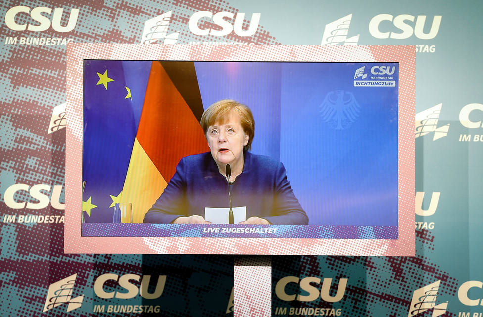 Merkel califica de problemático el veto de Twitter a Trump