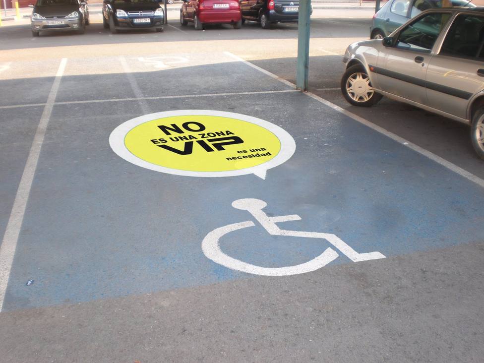 Cocemfe ve una perdida de derechos preocupante la anulaciÃ³n de una multa por aparcar en una plaza para discapacidad