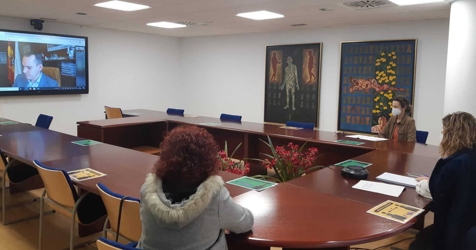 Reunión telemática en Narón con miembros de Política Social. FOTO: Concello de Narón