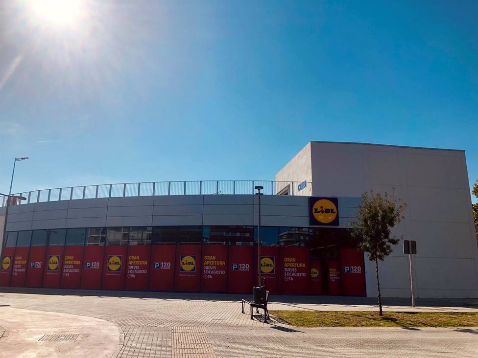 Lidl invierte 4,5 millones en su tercera tienda en Córdoba y crea 24 nuevos empleos