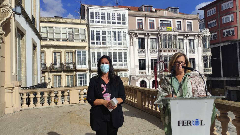 Eva Martínez Montero y Maite Deus. FOTO: concello de Ferrol
