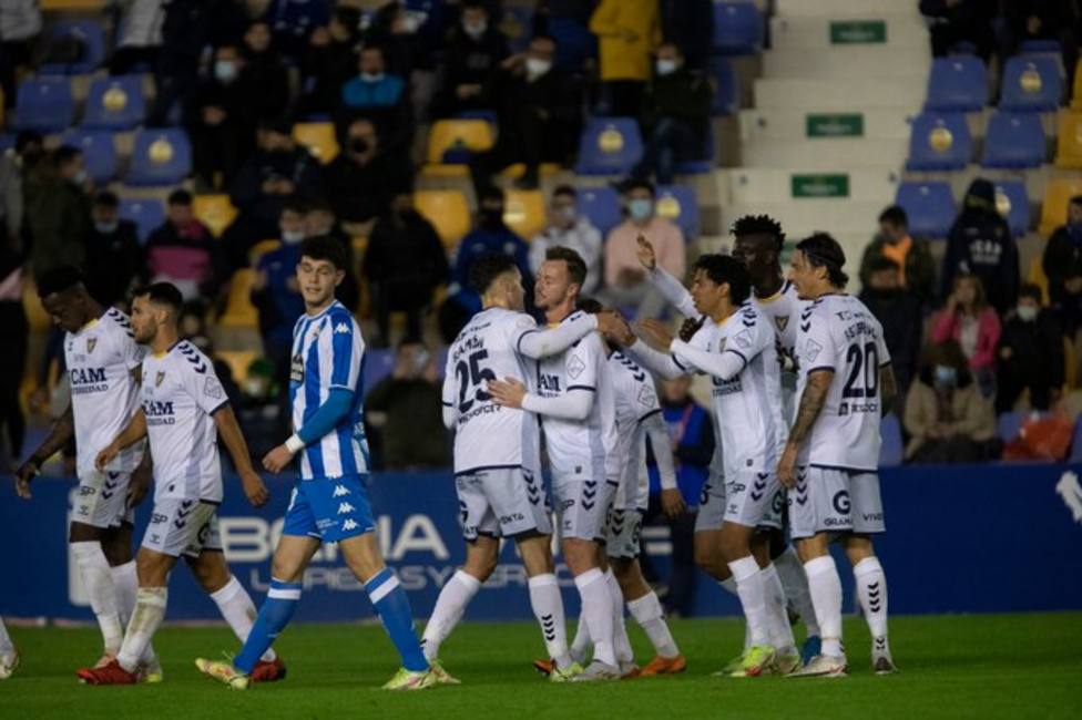 UCAM CF acaba las pruebas perdiendo ante el Hércules (3-0) - Deportes COPE  en Murcia - COPE