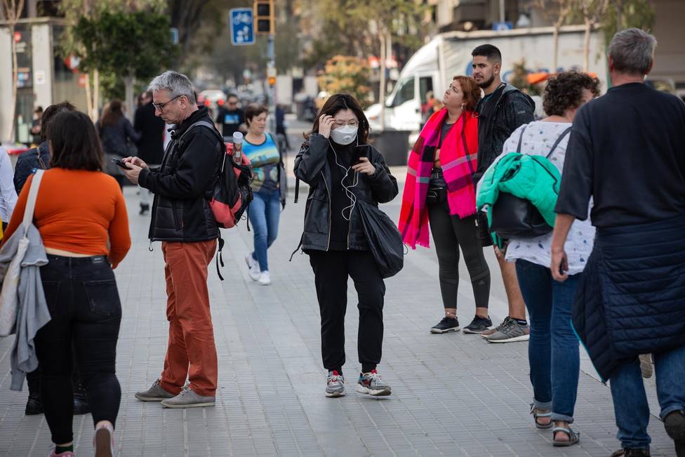 Barcelona limitará los grupos de guías turísticos a 20 personas en Ciutat Vella