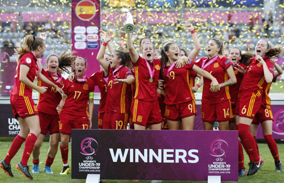 Las jugadoras españolas celebran la Eurocopa 