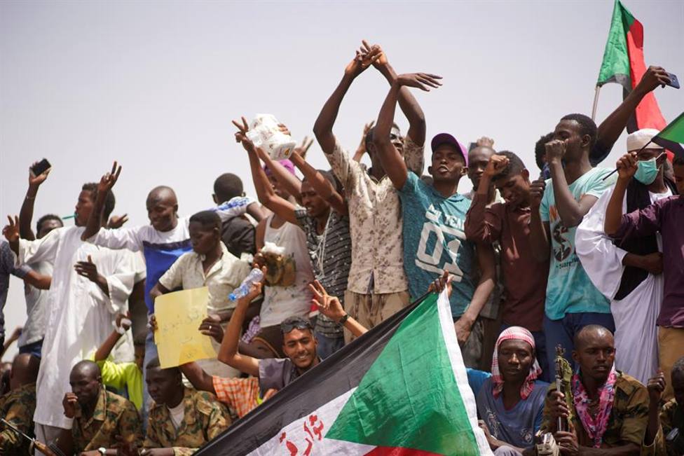 Continúan las protestas en Jartum (Sudán) contra la junta militar tras el derrocamiento de Omar Al Bashir