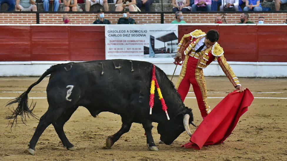 Natural de Paco Ureña al toro de Zalduendo al que cortó una oreja en El Espinar