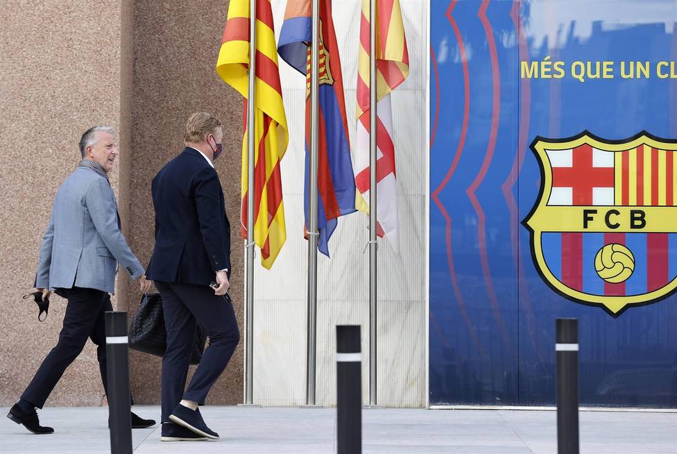 Ronald Koeman llega a las oficinas del Camp Nou
