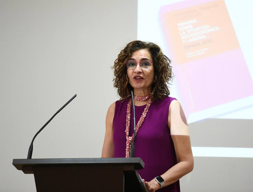 La ministra de Hacienda, María Jesús Montero interviene en el CES