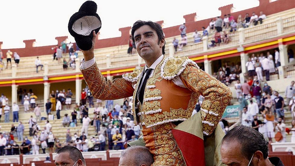 Miguel Ángel Perera en su salida a hombros este sábado en el primer festejo de Cuenca