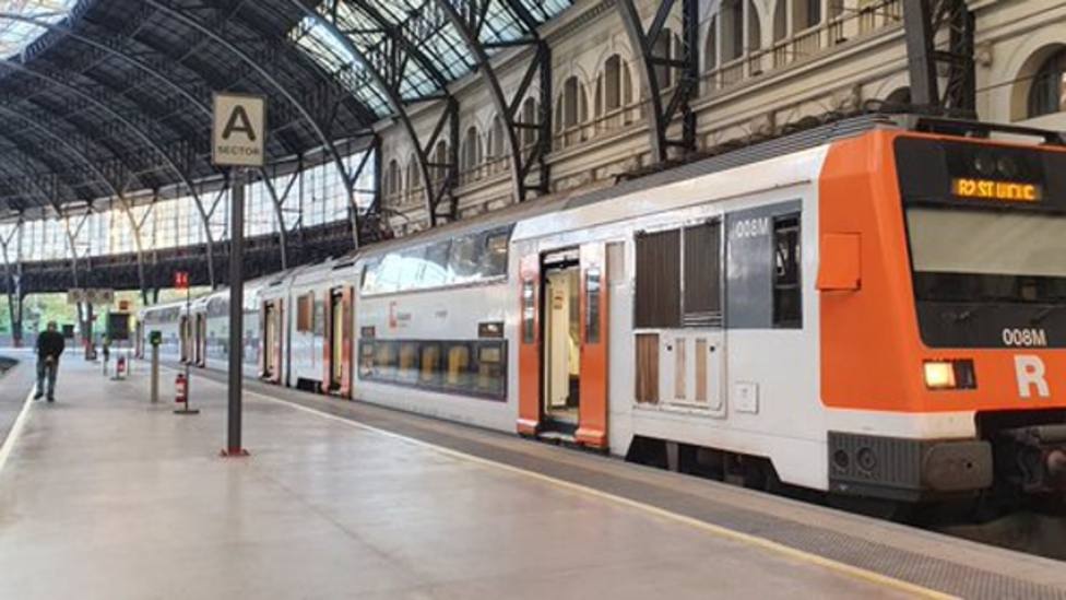 Los trenes de Renfe cumplen los servicios mínimos en el primer paro de este jueves en Catalunya