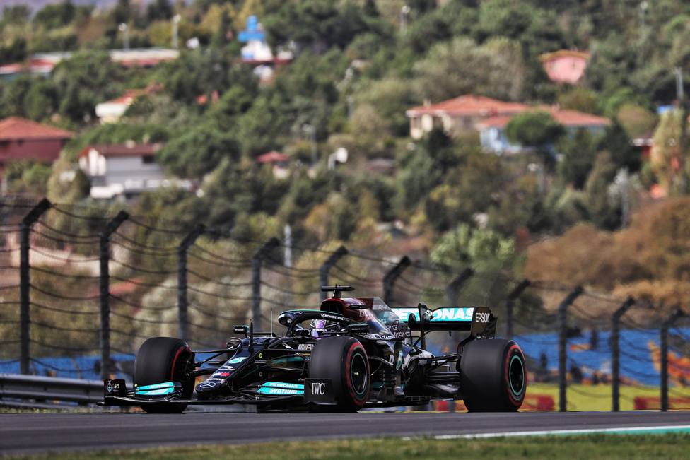 Hamilton lidera la primera sesión de entrenamientos libres de Turquía
